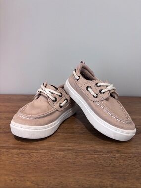 Sperry Kids Boat Shoes in Light Taupe with White Sole